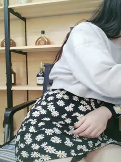 白皙妹子身材超优 想不到还是稀有的天生白虎\